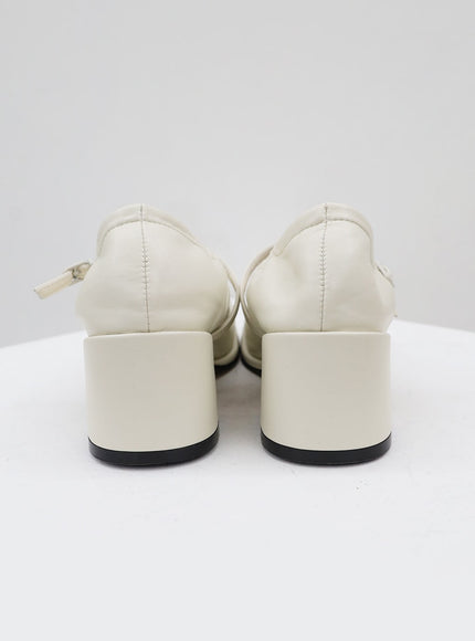 Round Heeled Mary Janes BU5