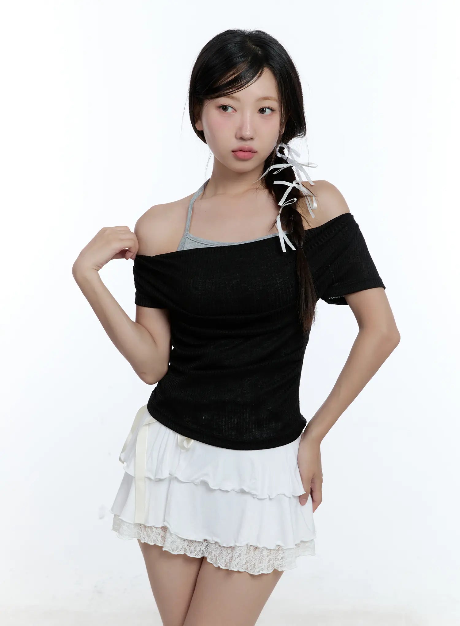 layered-halter-neck-crop-top-cu527 / Black