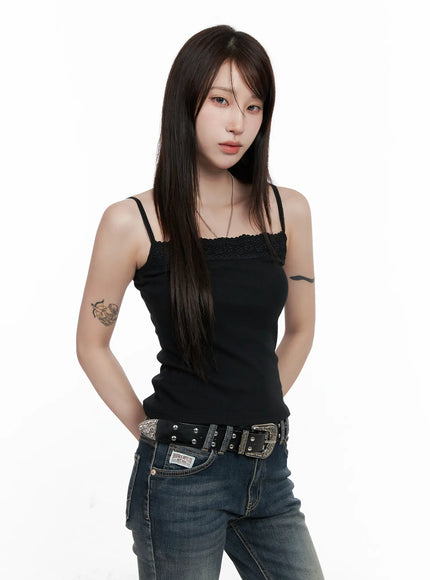 lace-detail-cropped-sleeveless-top-co520 / Black