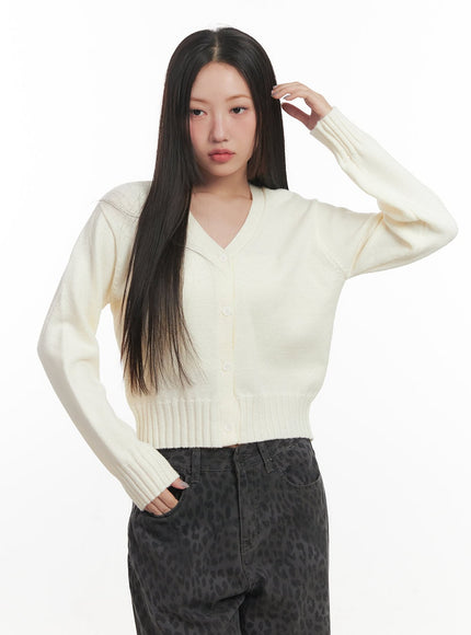 classic-button-v-neck-cardigan-cf524 / Light beige