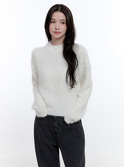 chic-cut-out-sweater-on418 / White