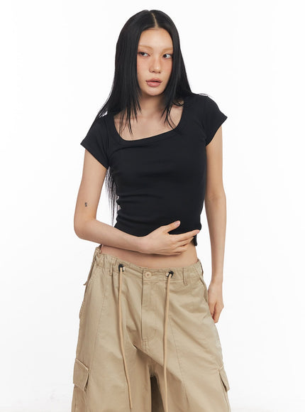 essential-u-neck-crop-top-cy528 / Black