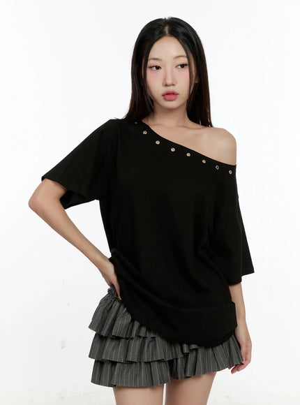 off-shoulder-eyelet-tee-cl531 / Black