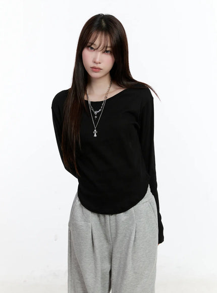 casual-u-neck-long-sleeve-tee-cn525 / Black