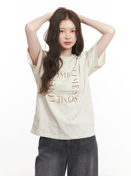 graphic-crew-neck-t-shirt-ca502 / Light beige