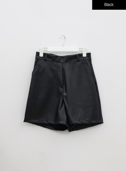 Faux Leather Bermuda Shorts OM303