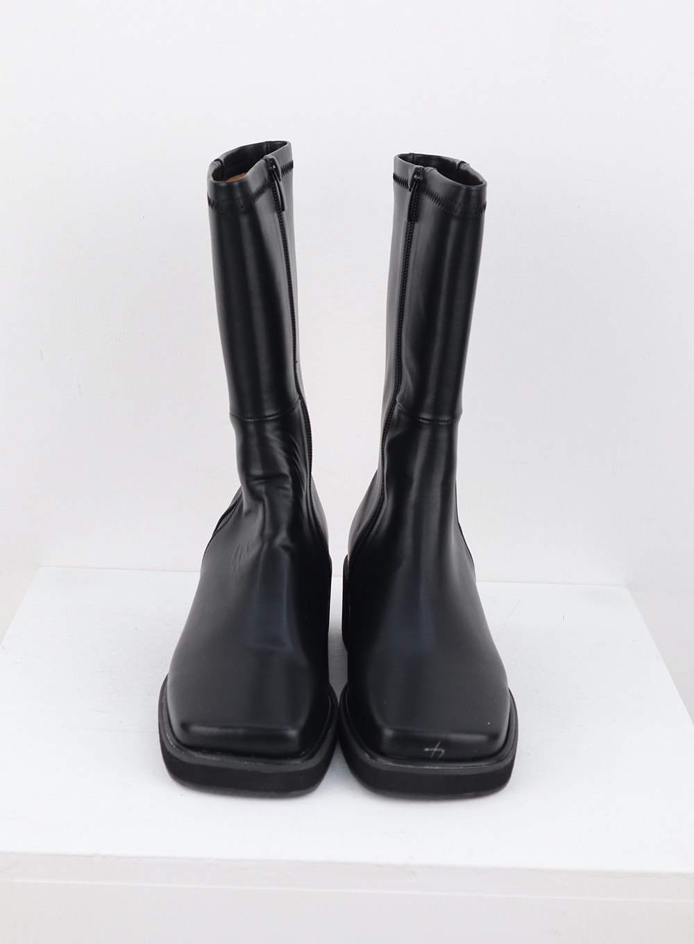 faux-leather-side-zip-boots-os302