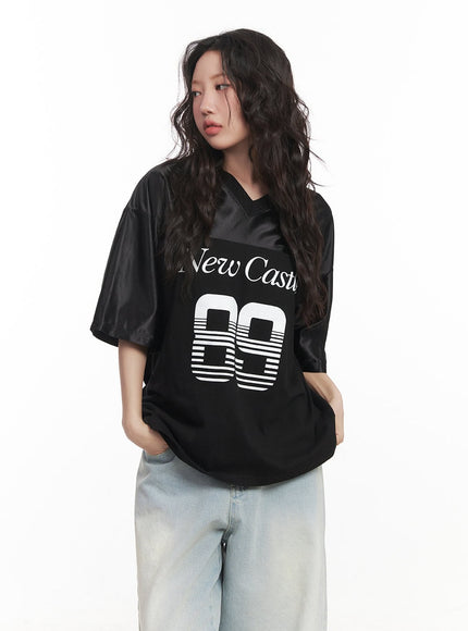 graphic-v-neck-oversized-tee-ca518 / Black