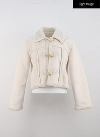 crop-toggle-faux-fur-jacket-on329 / Light beige