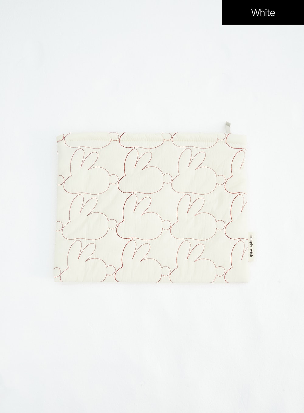 rabbit-quilted-pouch-in317 / White