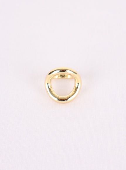 bold-circle-shaped-ring-in302