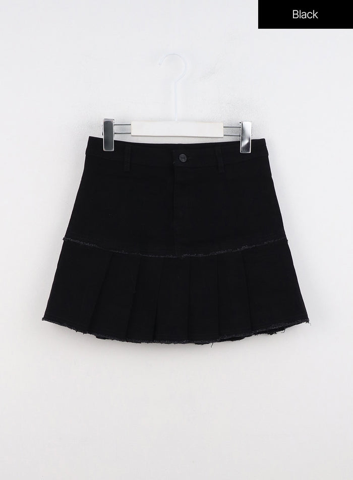 distressed-trim-pleated-mini-skirt-in322 / Black