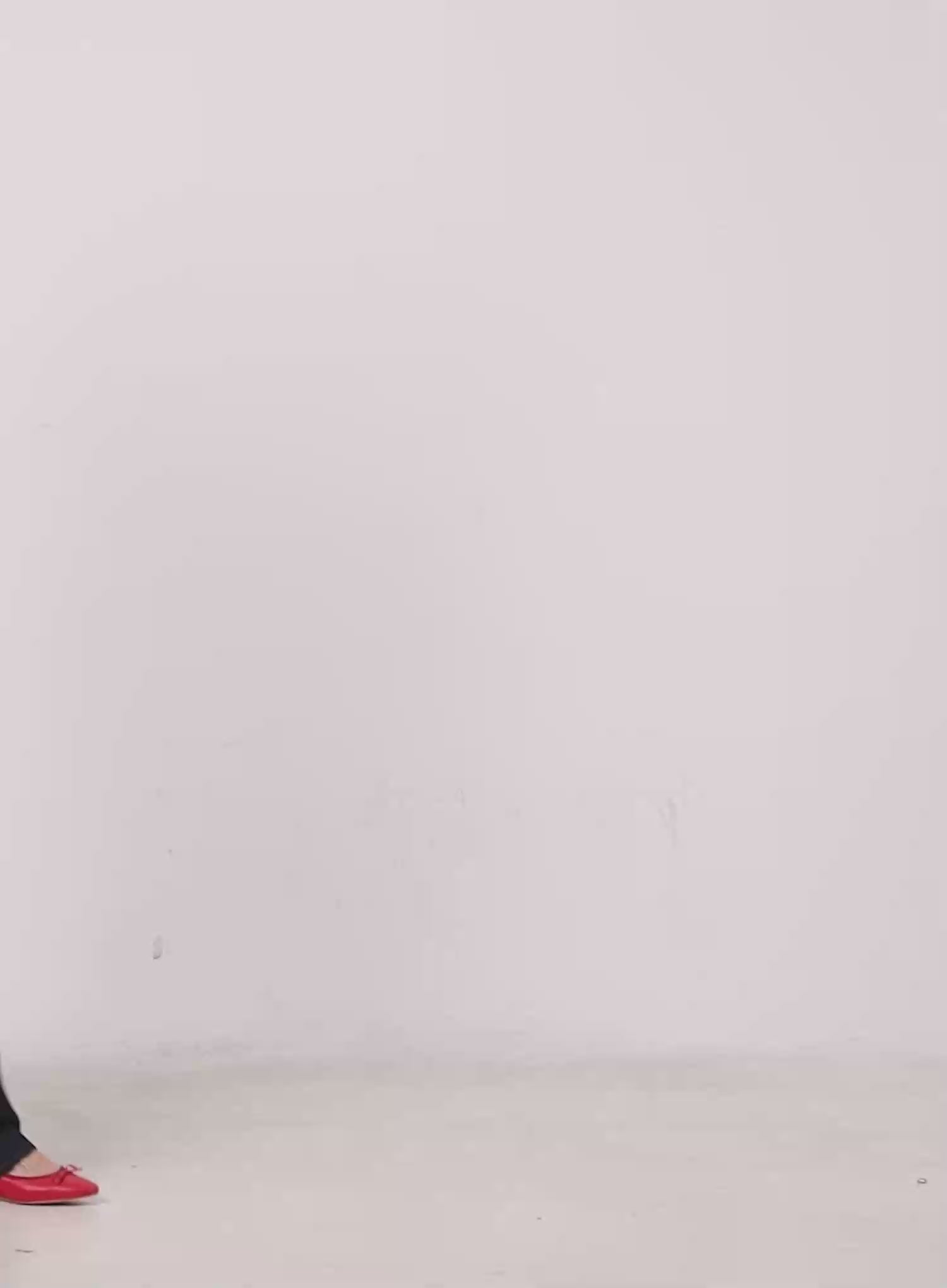 Soobin Side Button Wide-Leg Jeans IO530