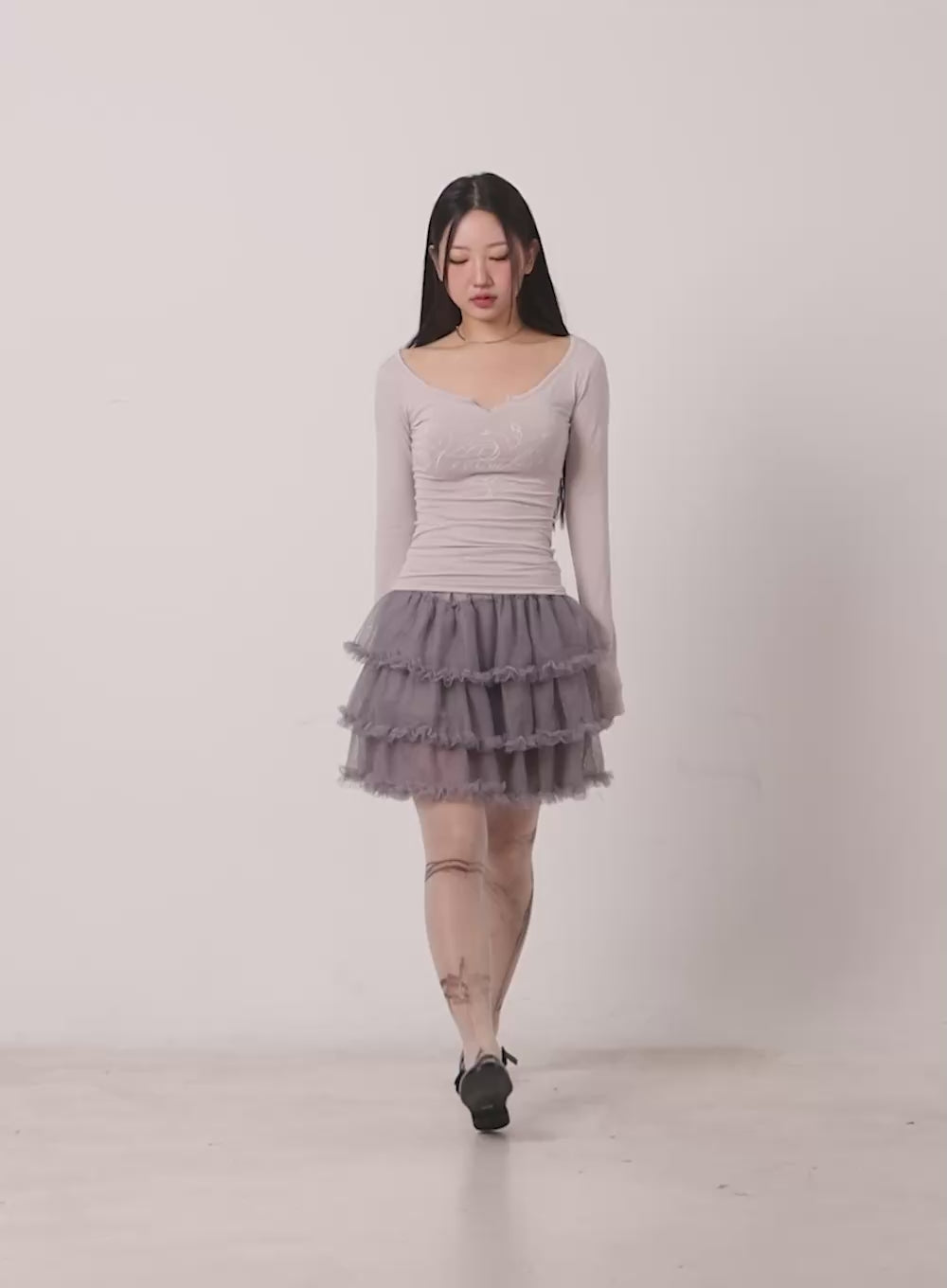 Graphic Long-Sleeve V-Neck Top CM528