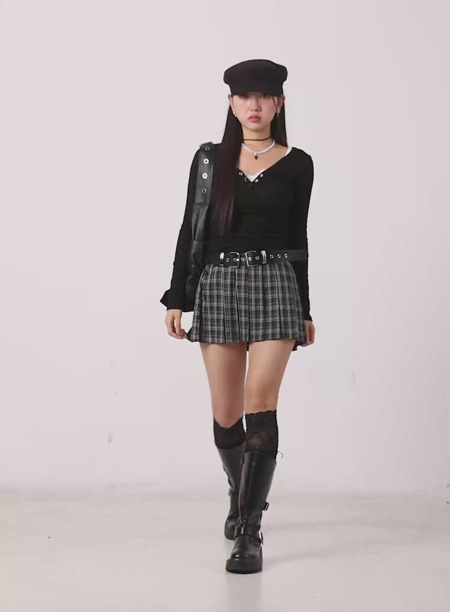 Long Sleeve V-Neck Tee IG527