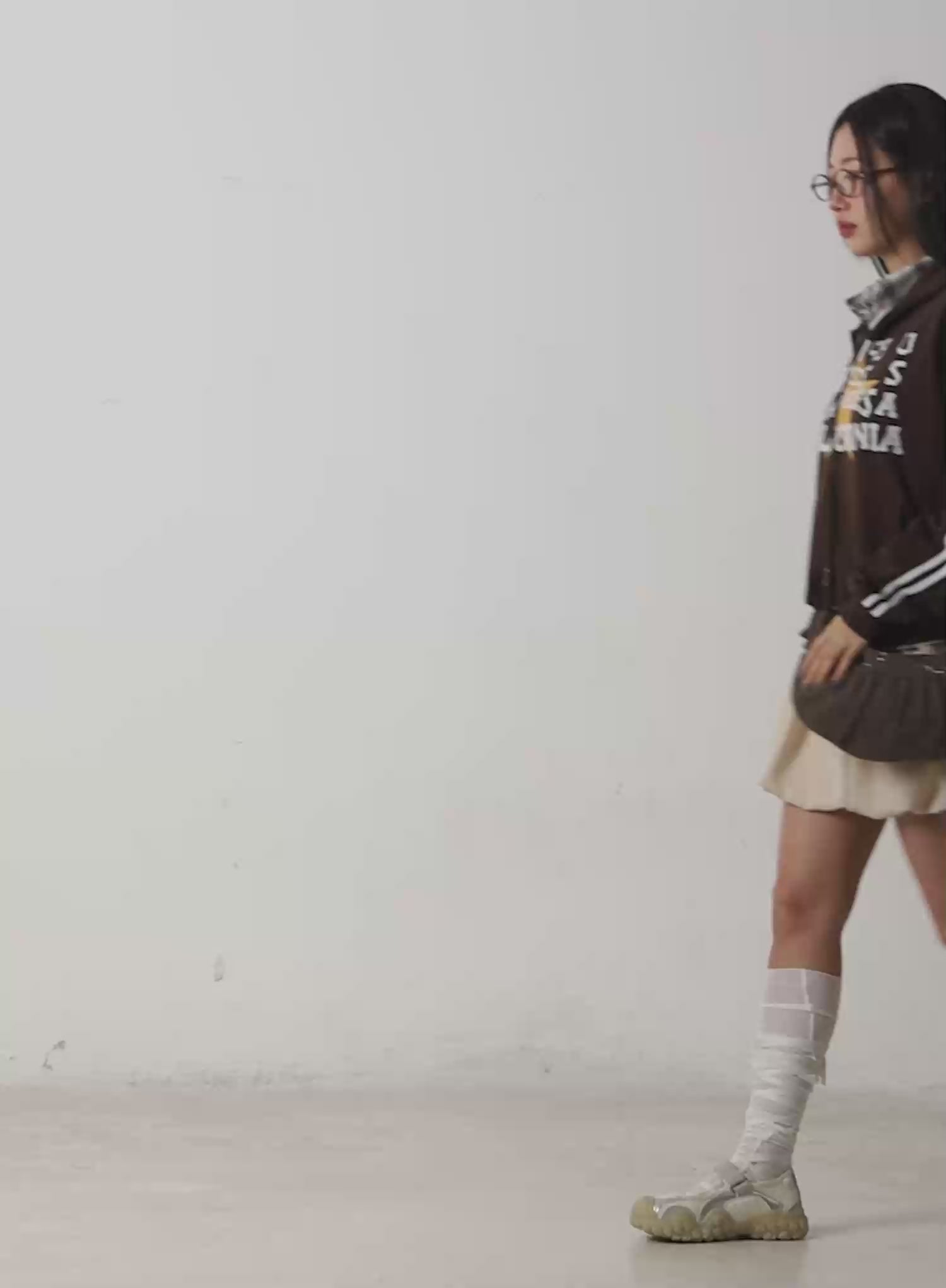 Two-Way Zip-Up Graphic Sweatshirt CJ530