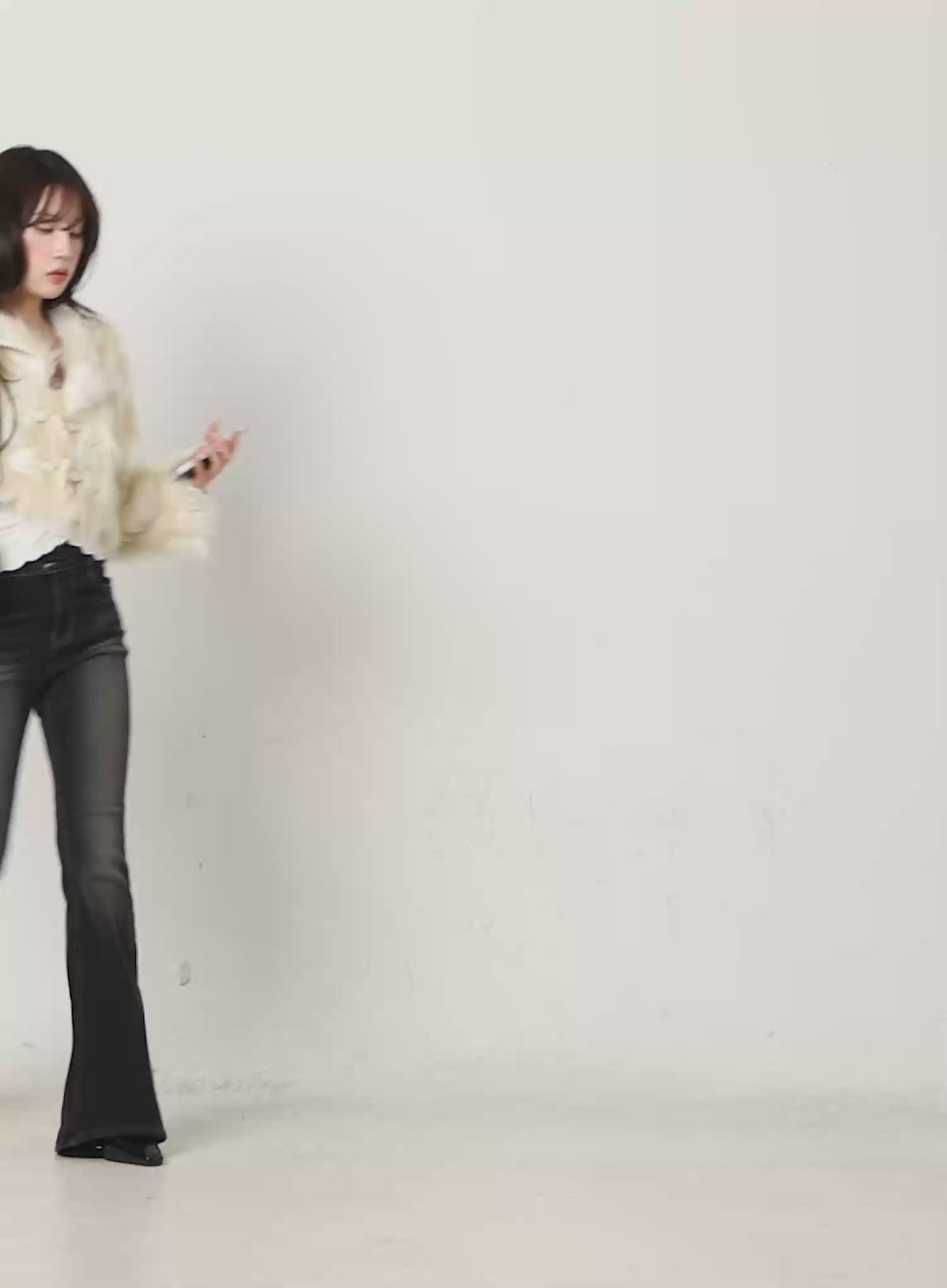 Cropped Faux Fur Collared Jacket CN525