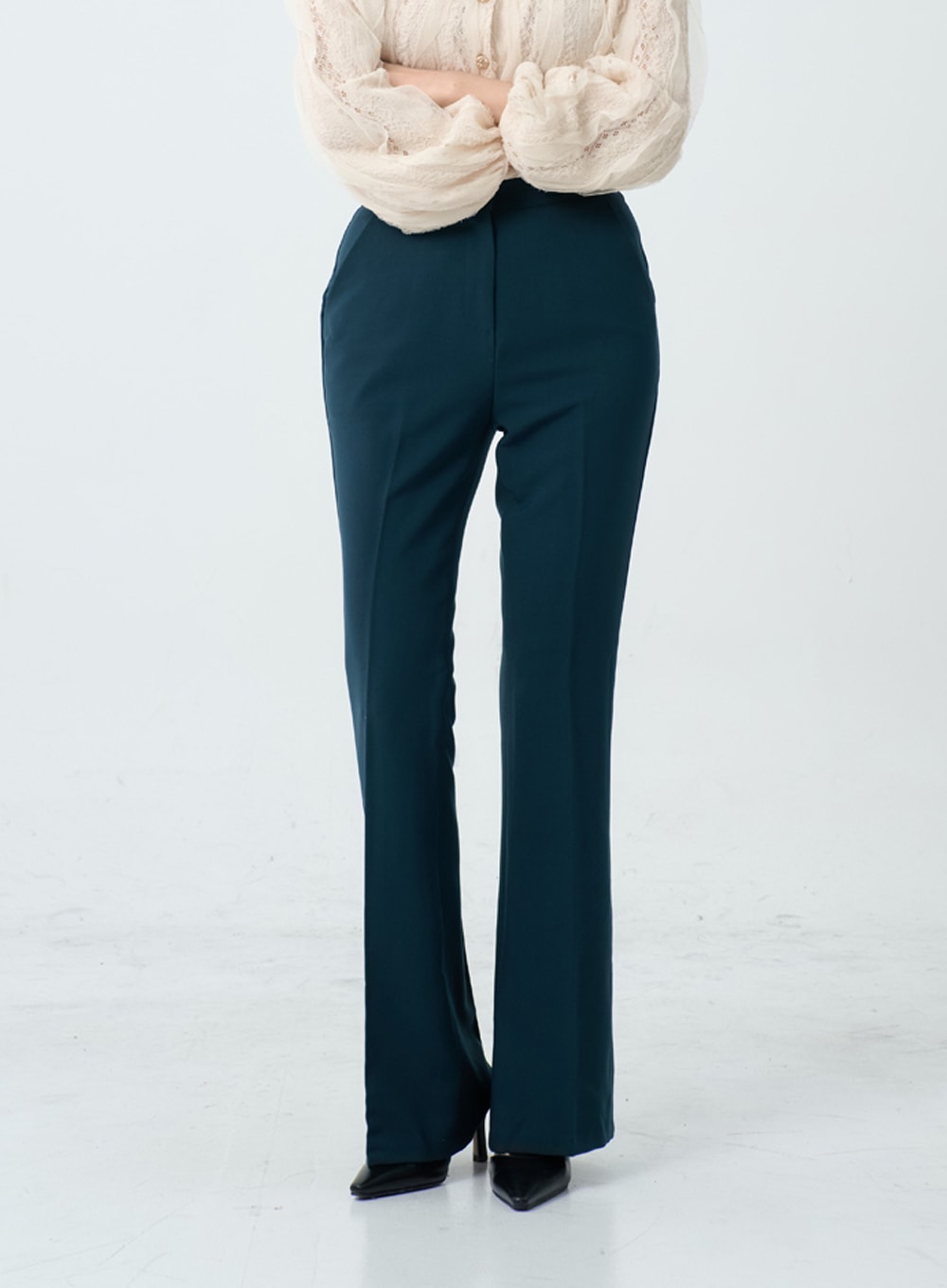 Slim Bootcut Tailored Pants IO18