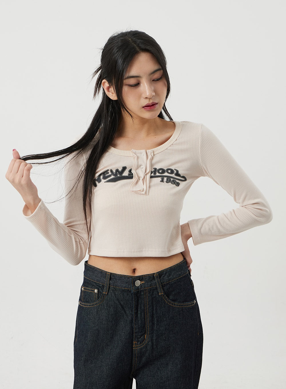 Graphic Snap Button Scoop Neck Cropped Top BJ319