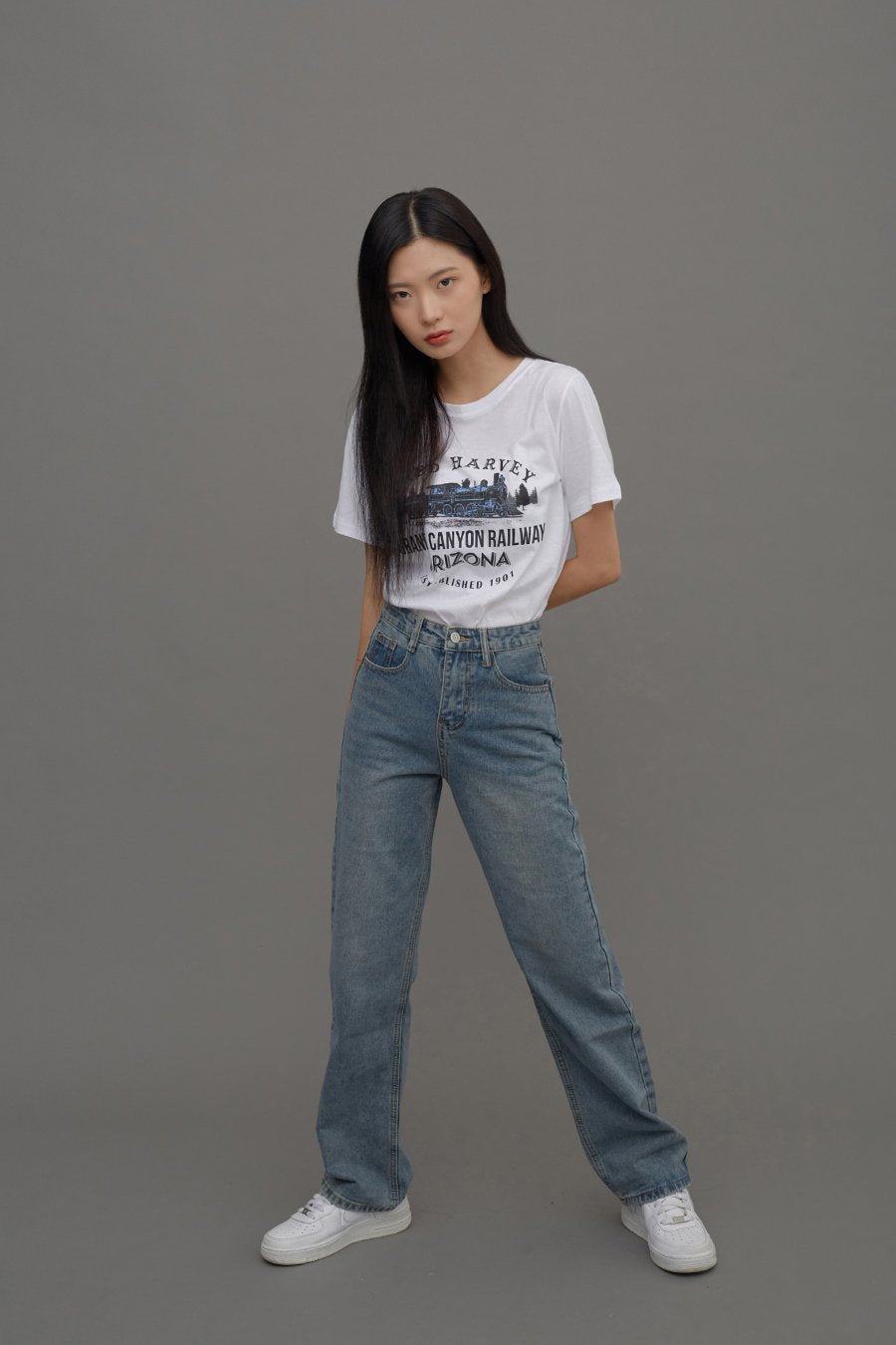 Straight Leg Jeans CM6