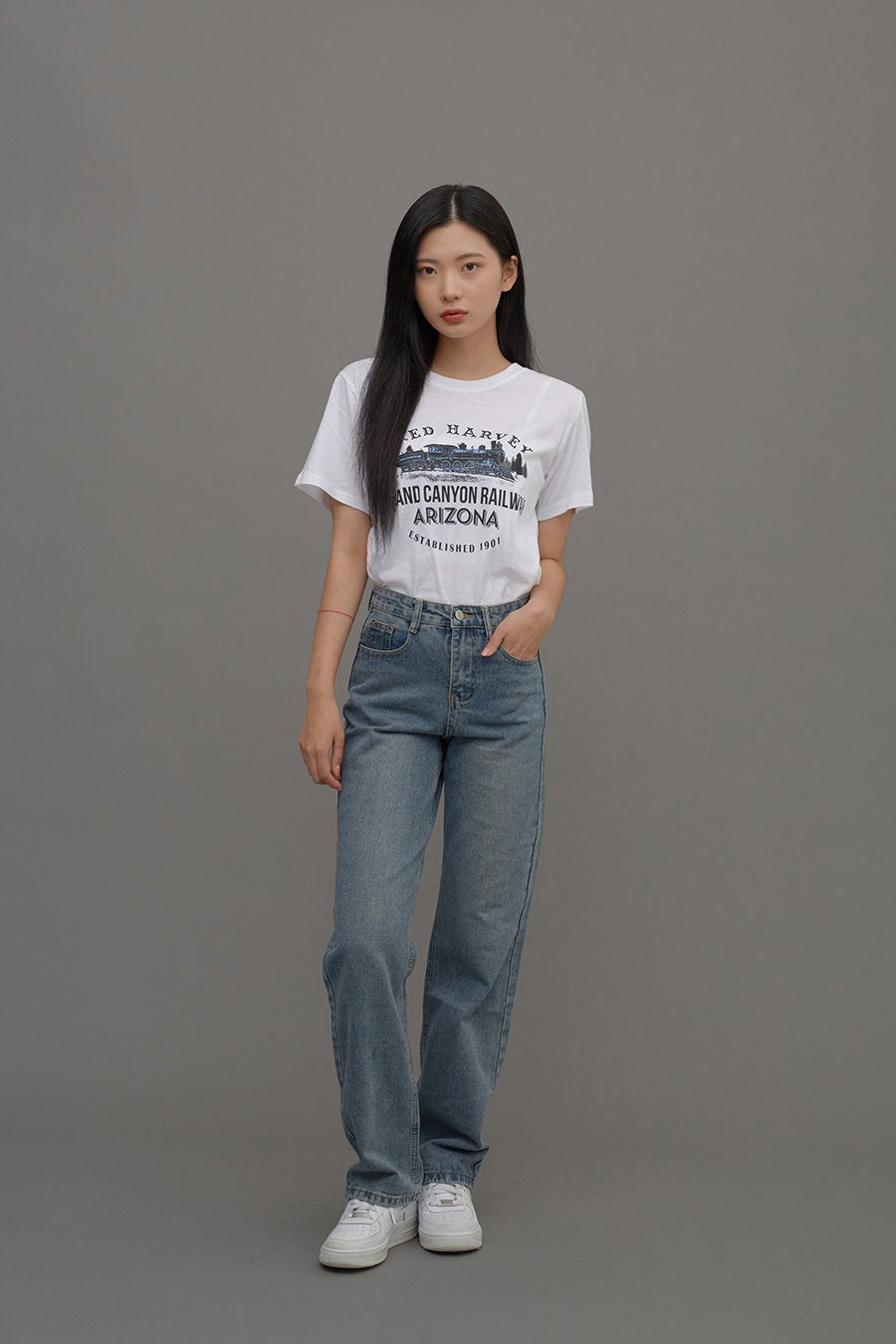 Straight Leg Jeans CM6