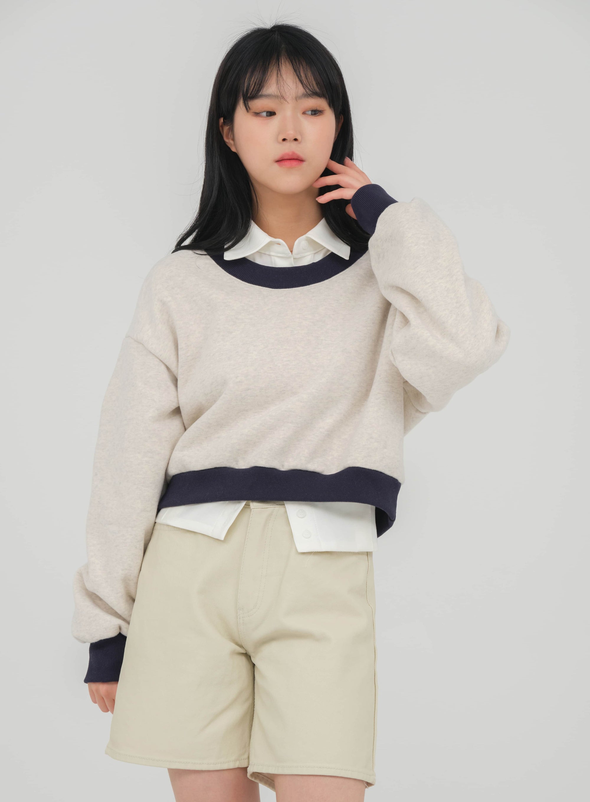 Two Tone Cropped Fleece Lined Sweatshirt with Scoop Neck