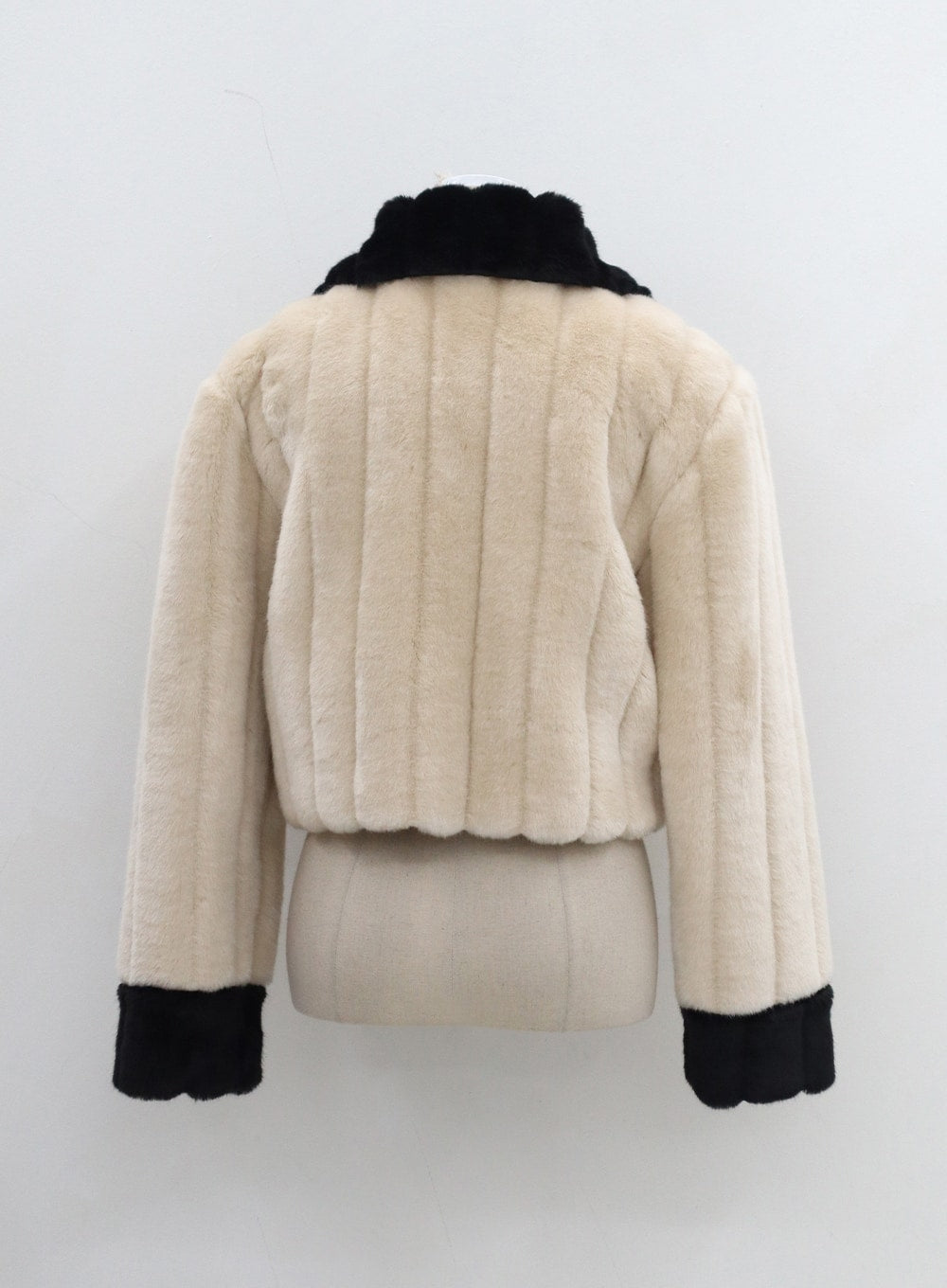 Ribbed Two Color Faux Fur Cropped Jacket BD29