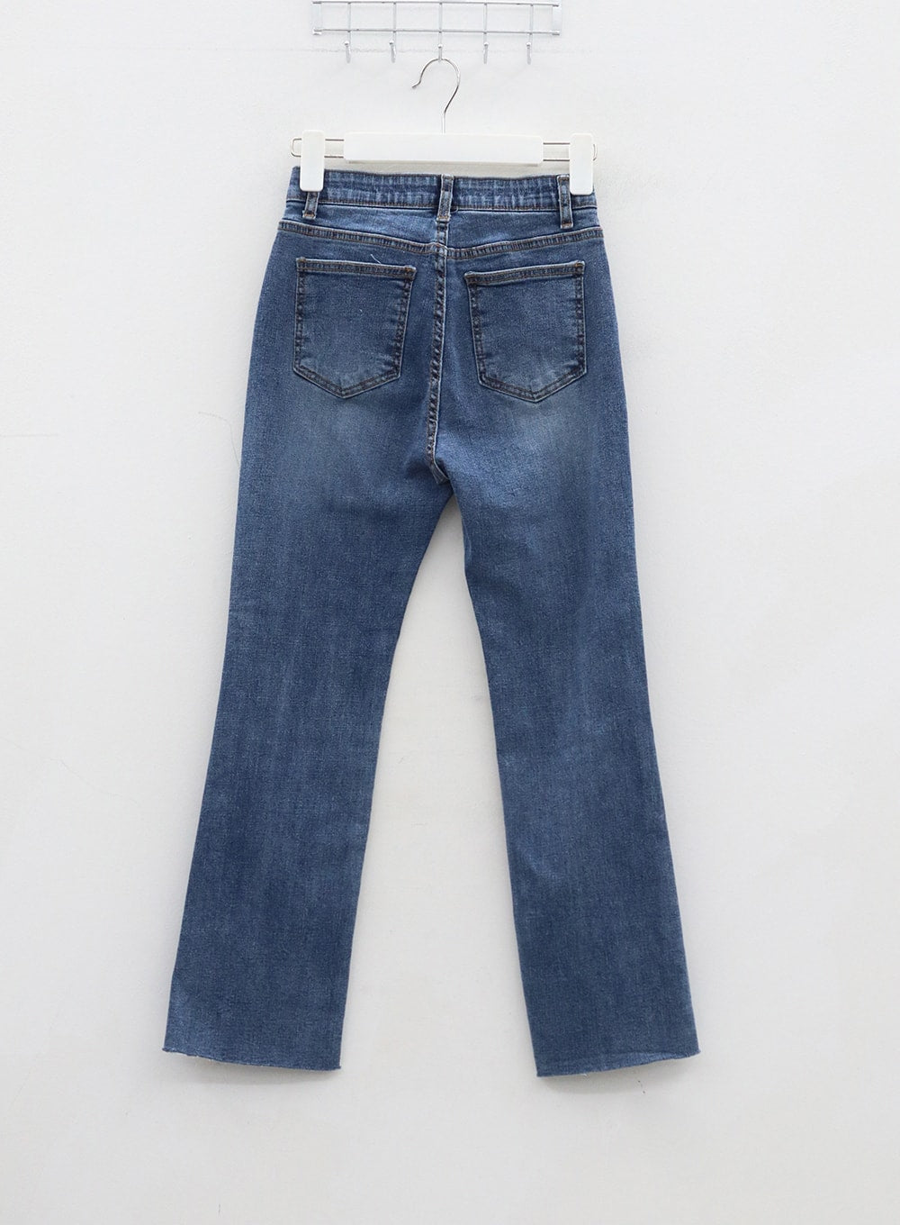 Mid-Wash Ankle Bootcut Jeans BJ327